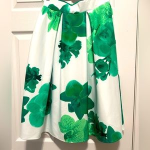 White and green floral a-line skirt size XS